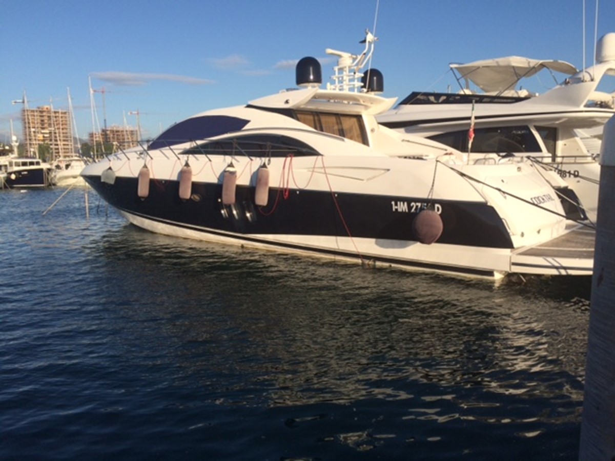 COCKTAIL - 2007 SUNSEEKER 65' 1