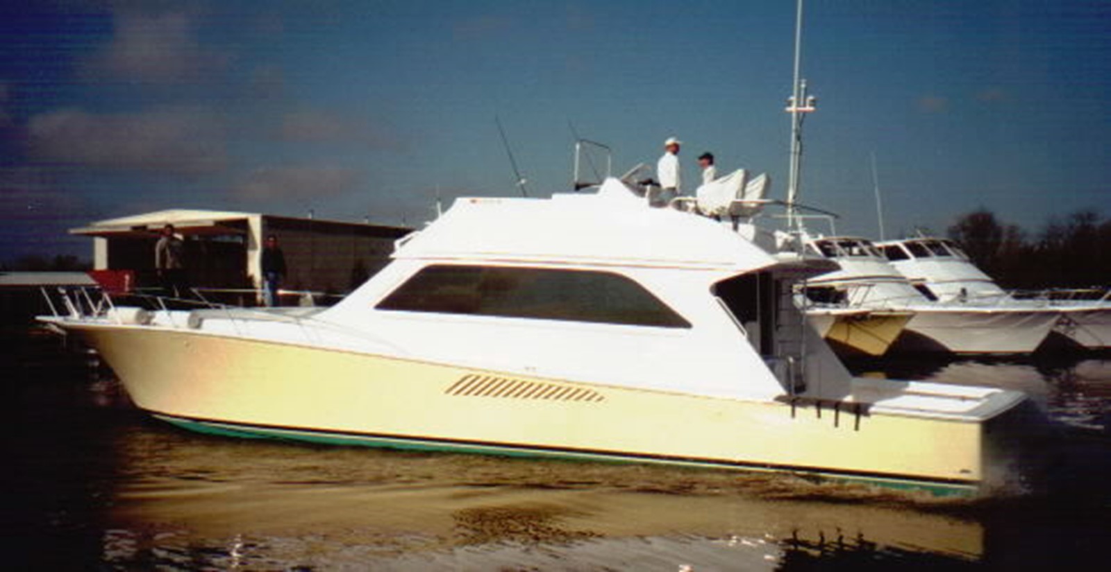 FIESTA - 2000 VIKING 65' 65 CONVERTIBLE