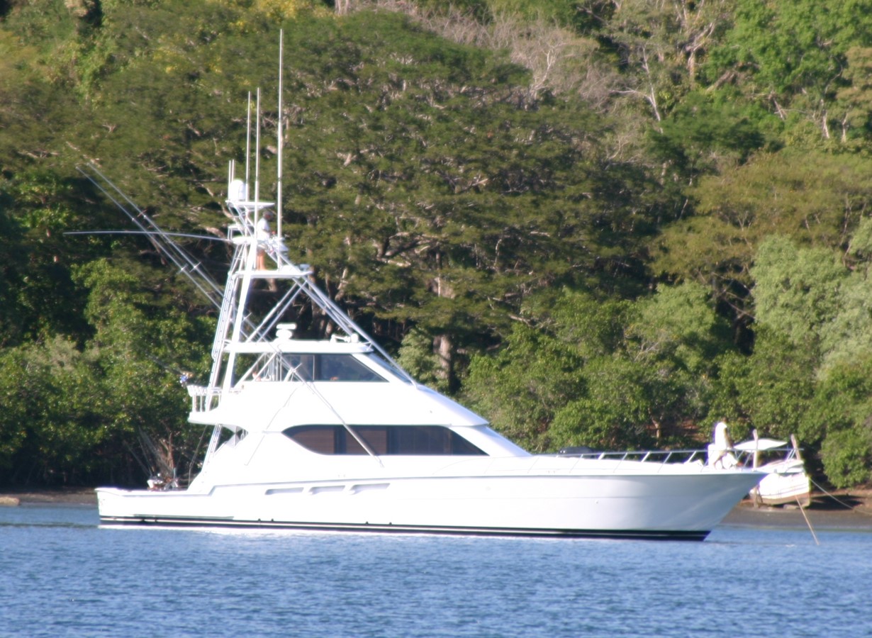 COWBOY HATT - 2002 HATTERAS 65' Convertible