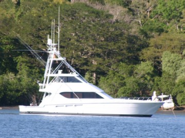 COWBOY HATT - 2002 HATTERAS 65' Convertible