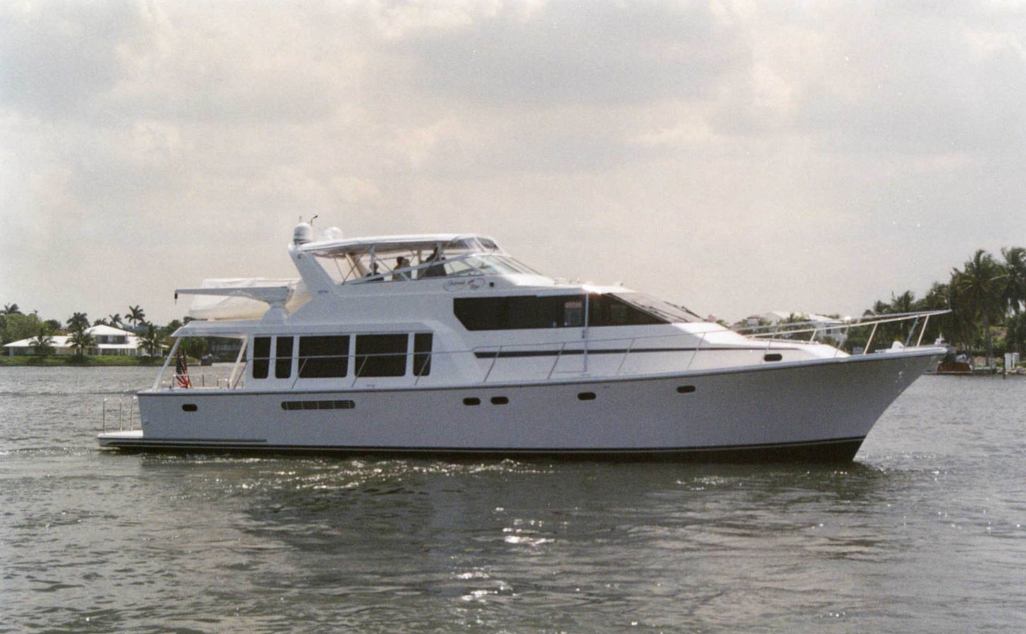 SHARON'S ROSE - 2001 PACIFIC MARINER 65' Pilothous