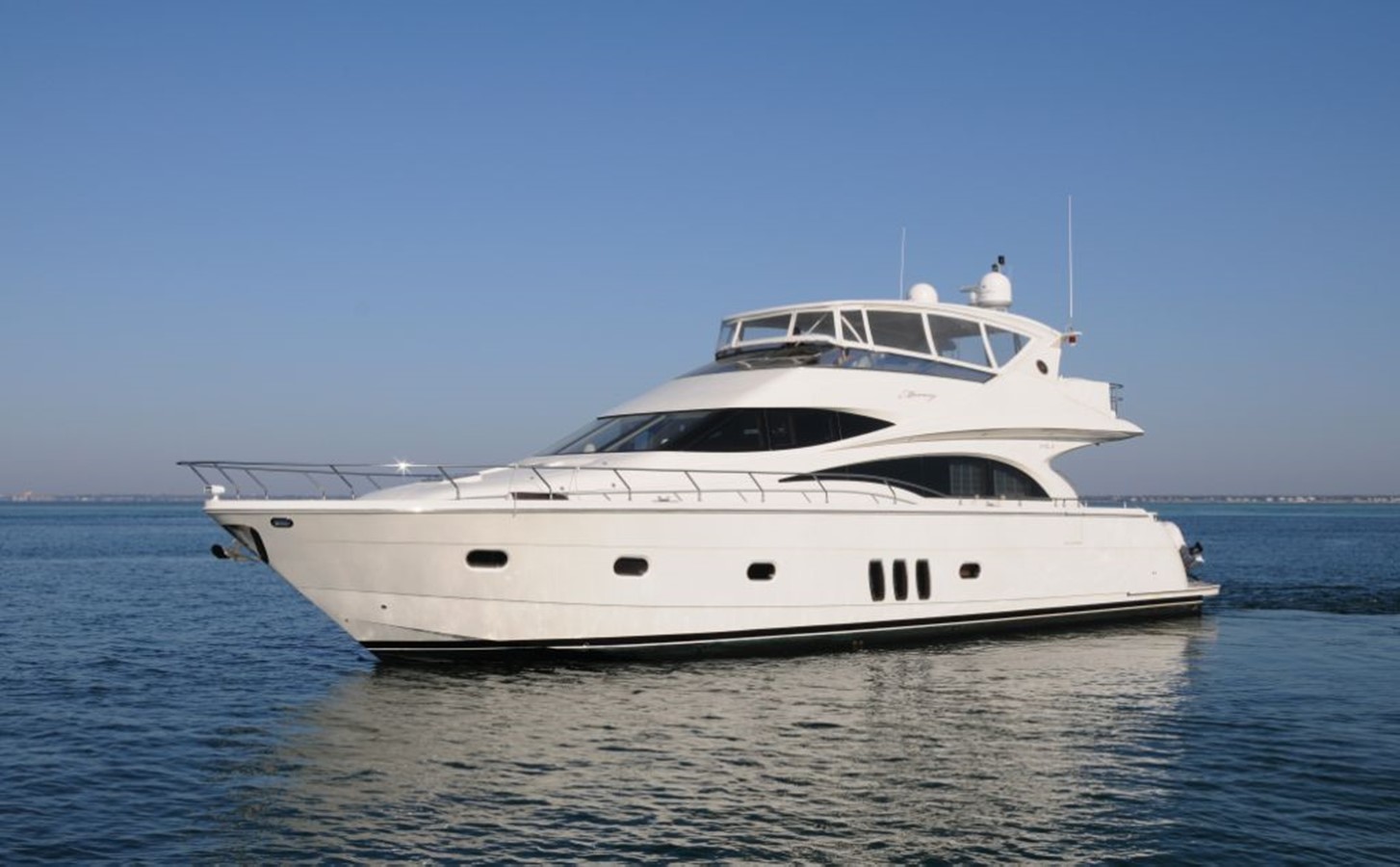 MESMERIZE - 2007 MARQUIS 65' Skylounge