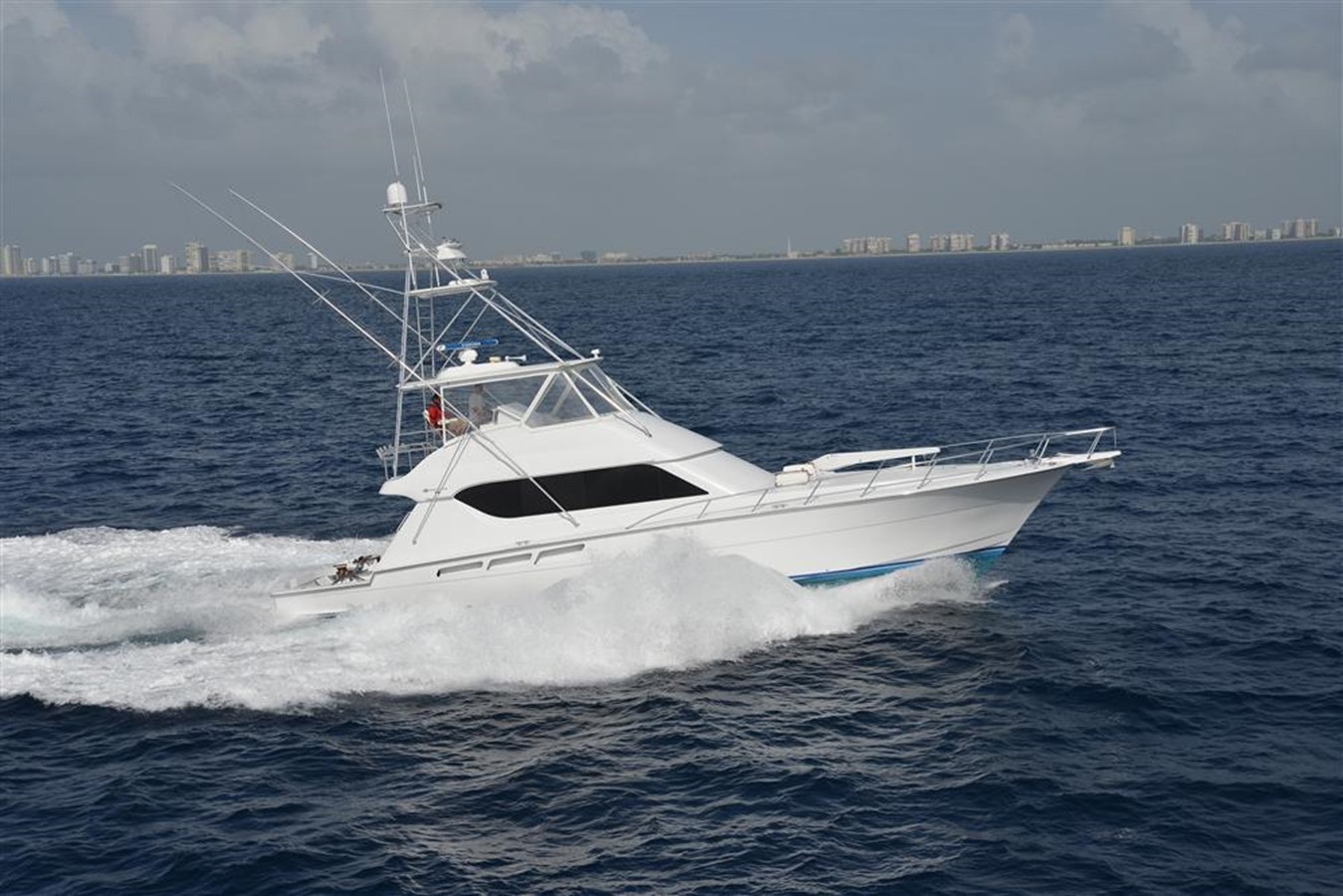 2004 65' Hatteras Convertible - 2004 HATTERAS 65'