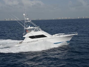 Fish N Chicks - 2004 HATTERAS 65' Convertible