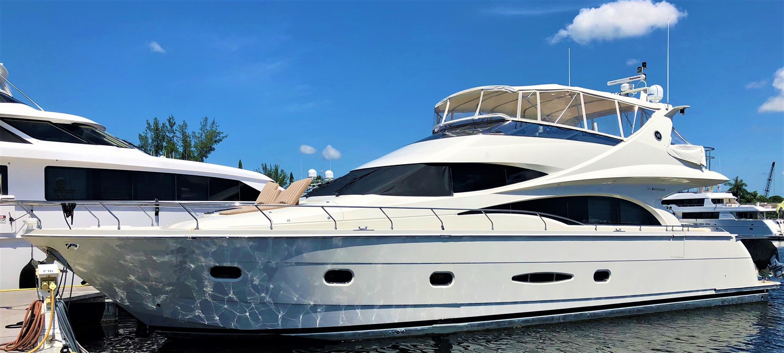 ESCAPE - 2006 MARQUIS 65' 65 Flybridge