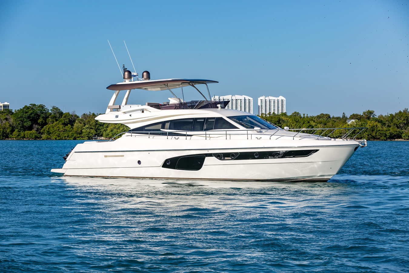 Inspiration - 2016 FERRETTI YACHTS 65' 650 Flybrid