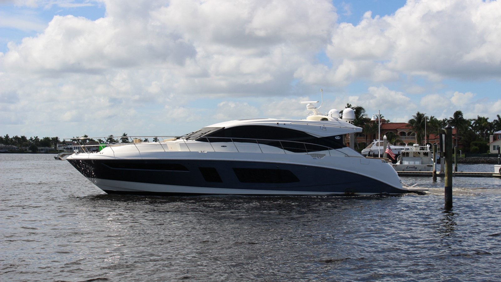 Moon Over Miami - 2016 SEA RAY 65' L650 Express