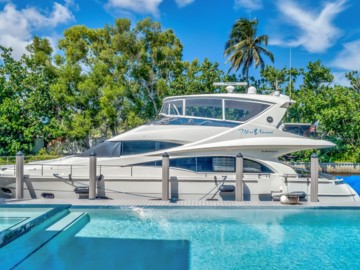 Miss Naomi - 2005 MARQUIS 65'