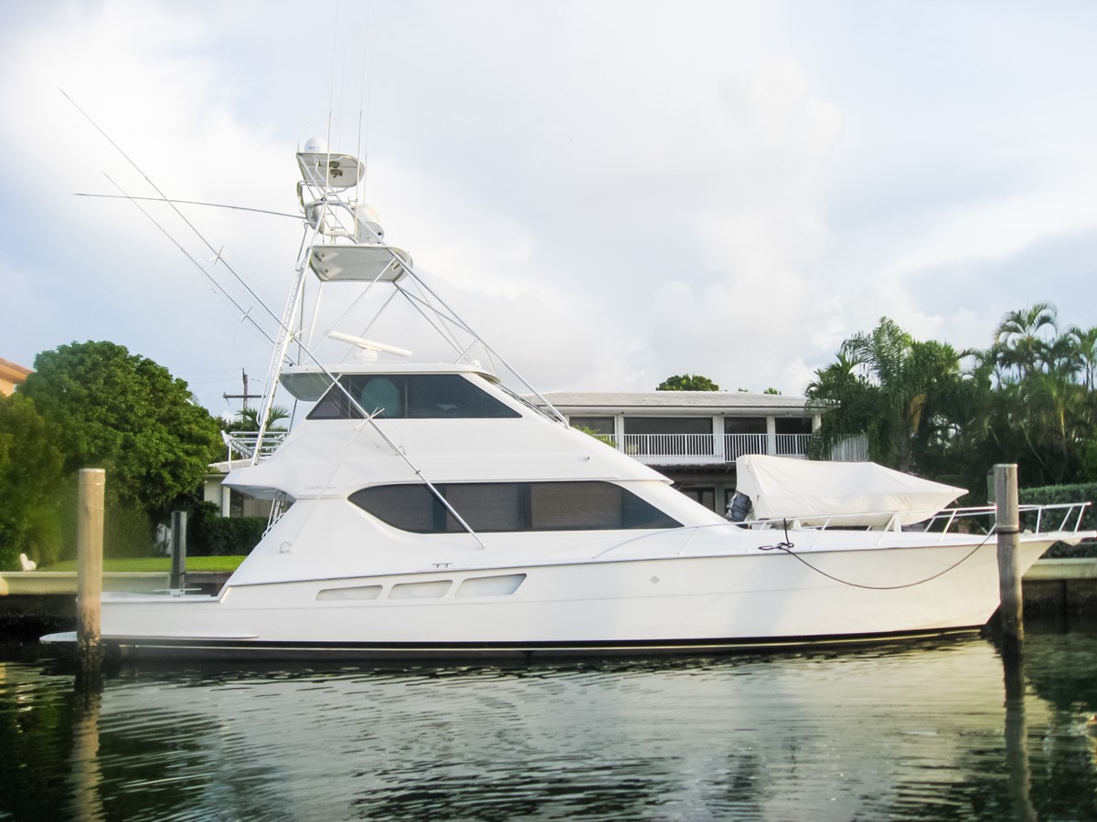 STREAM RUNNER - 2003 HATTERAS 65'