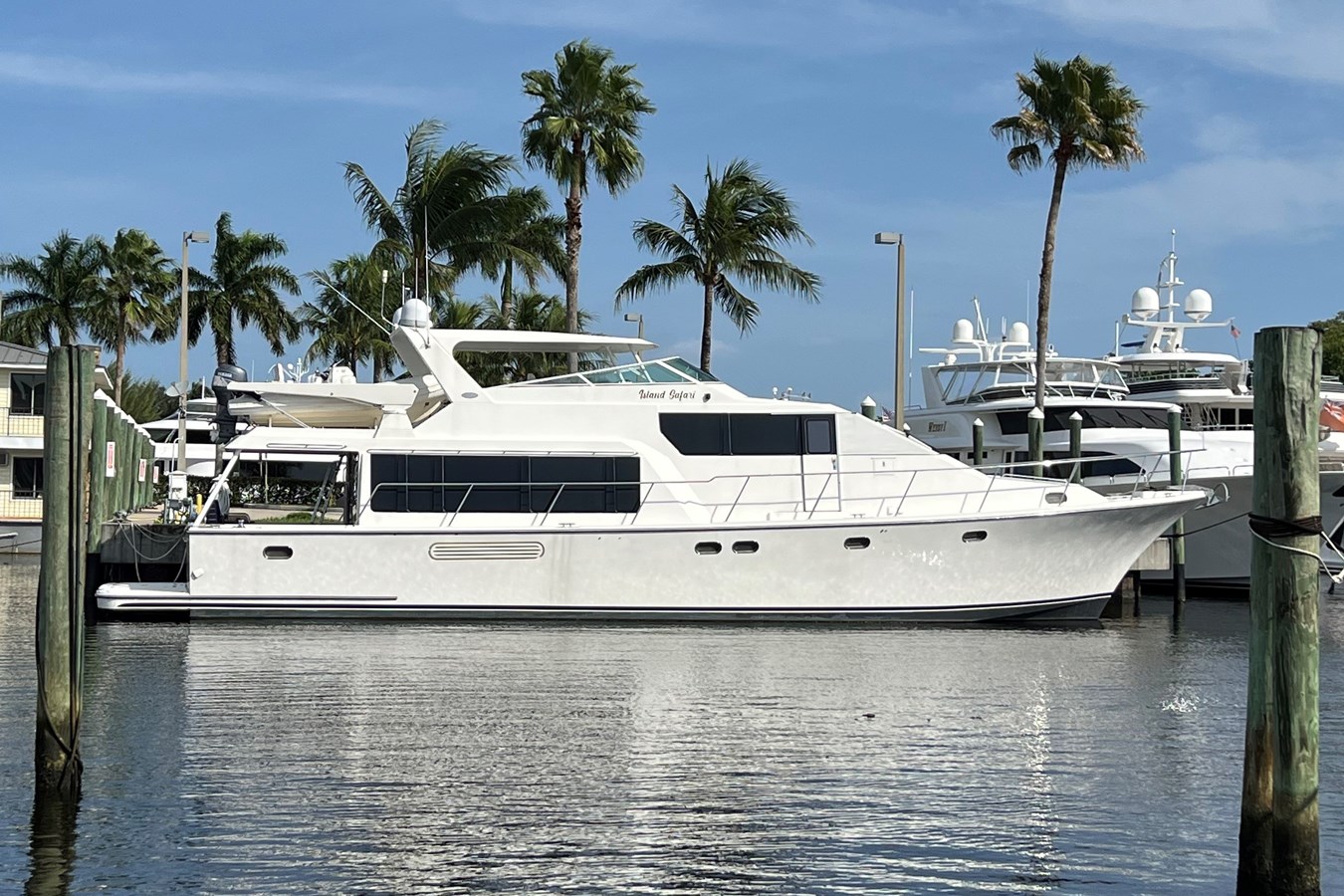 Island Safari - 2003 PACIFIC MARINER 65' 65 Piloth