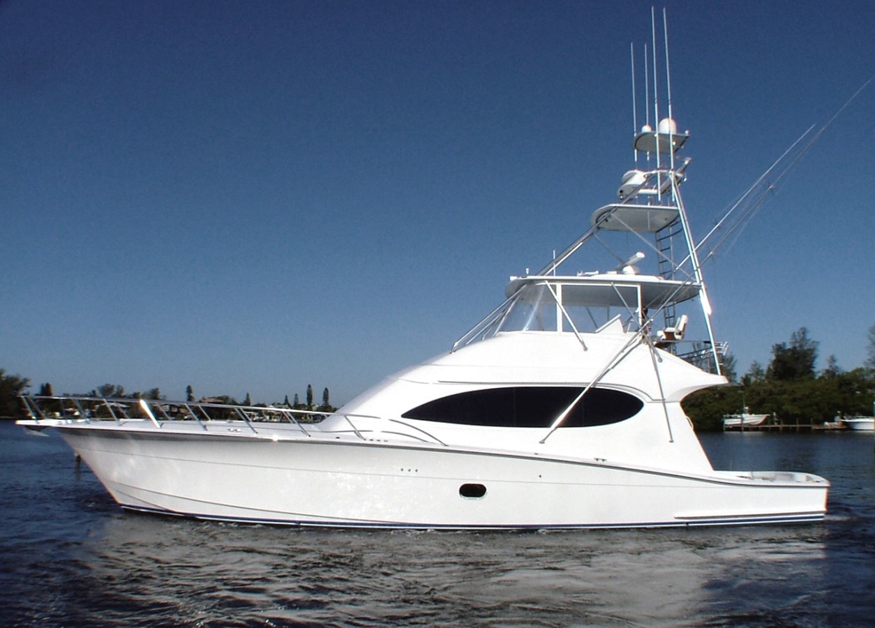 LADY DI - 2006 HATTERAS 64' Convertible