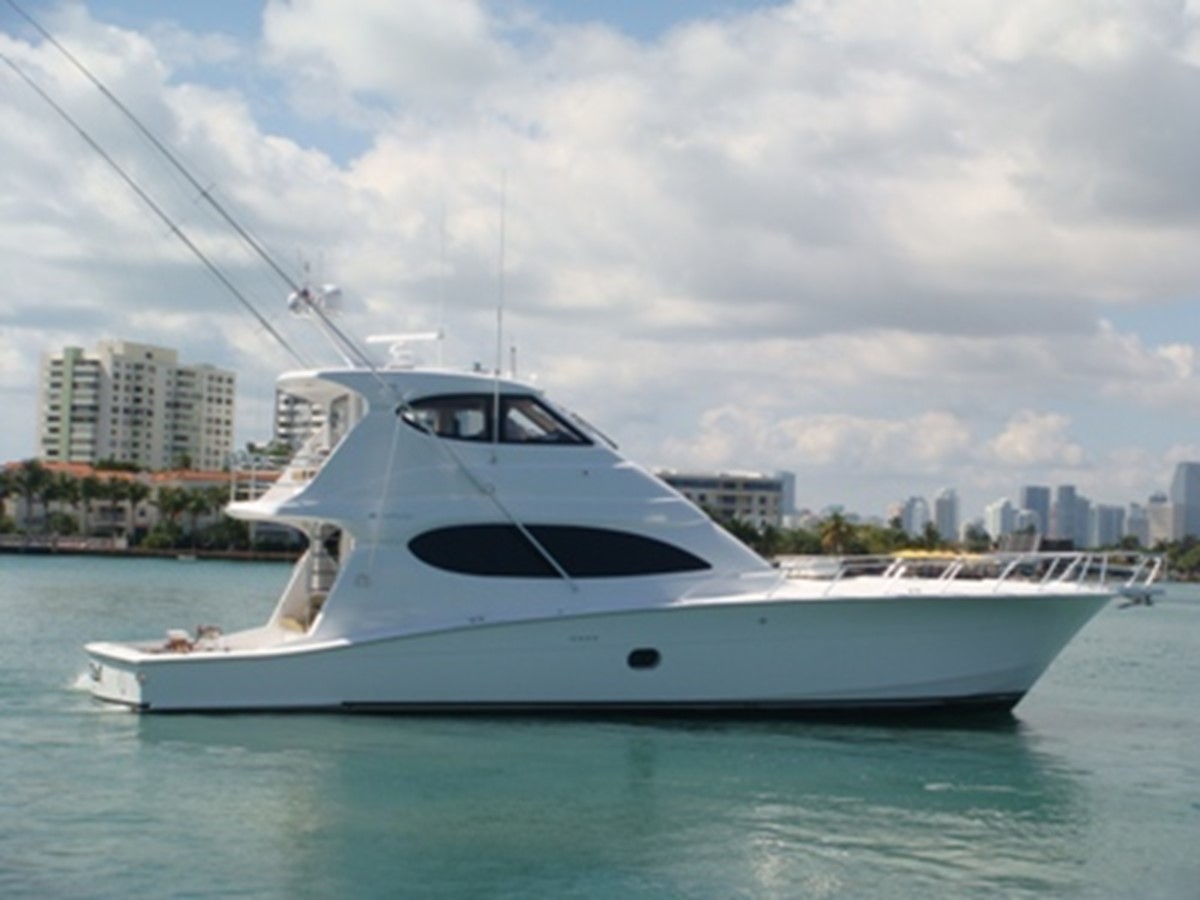 JOY - 2008 HATTERAS 64' Convertible Enclosed Flybr