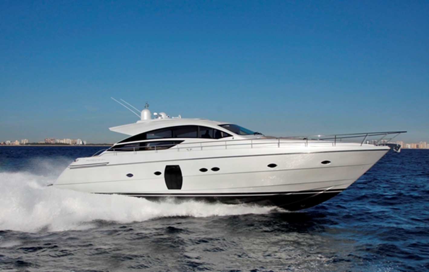 64 Pershing - 2011 PERSHING 64'