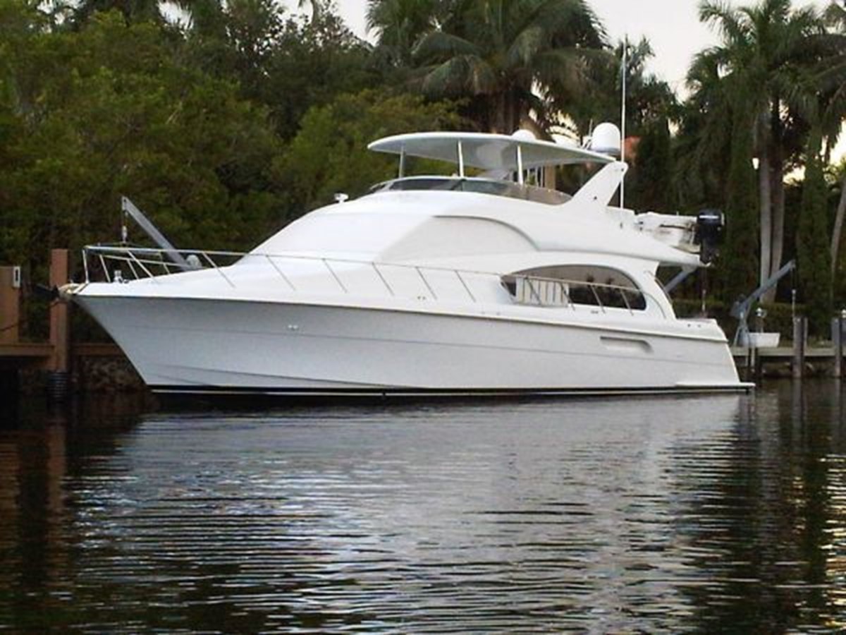 Oro - 2006 HATTERAS 64' Motoryacht 4 Stateroom