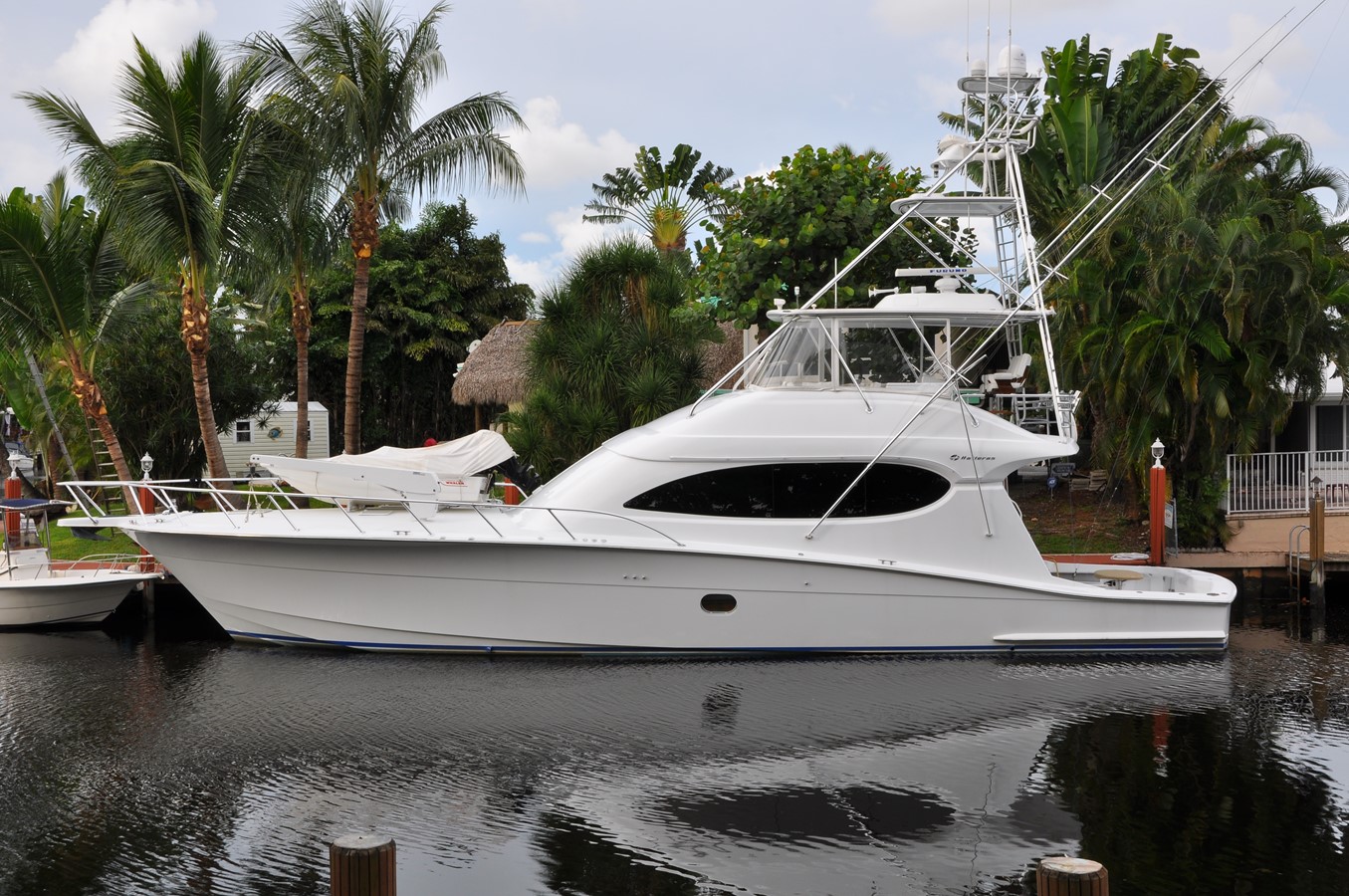 CHASING MY MARLEN - 2006 HATTERAS 64' Convertible