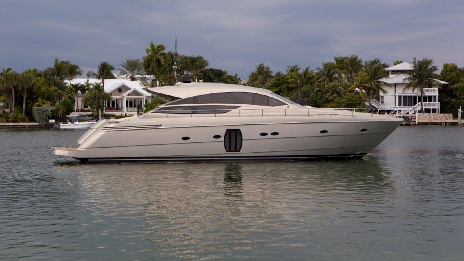 Patagonia II - 2009 PERSHING 64'