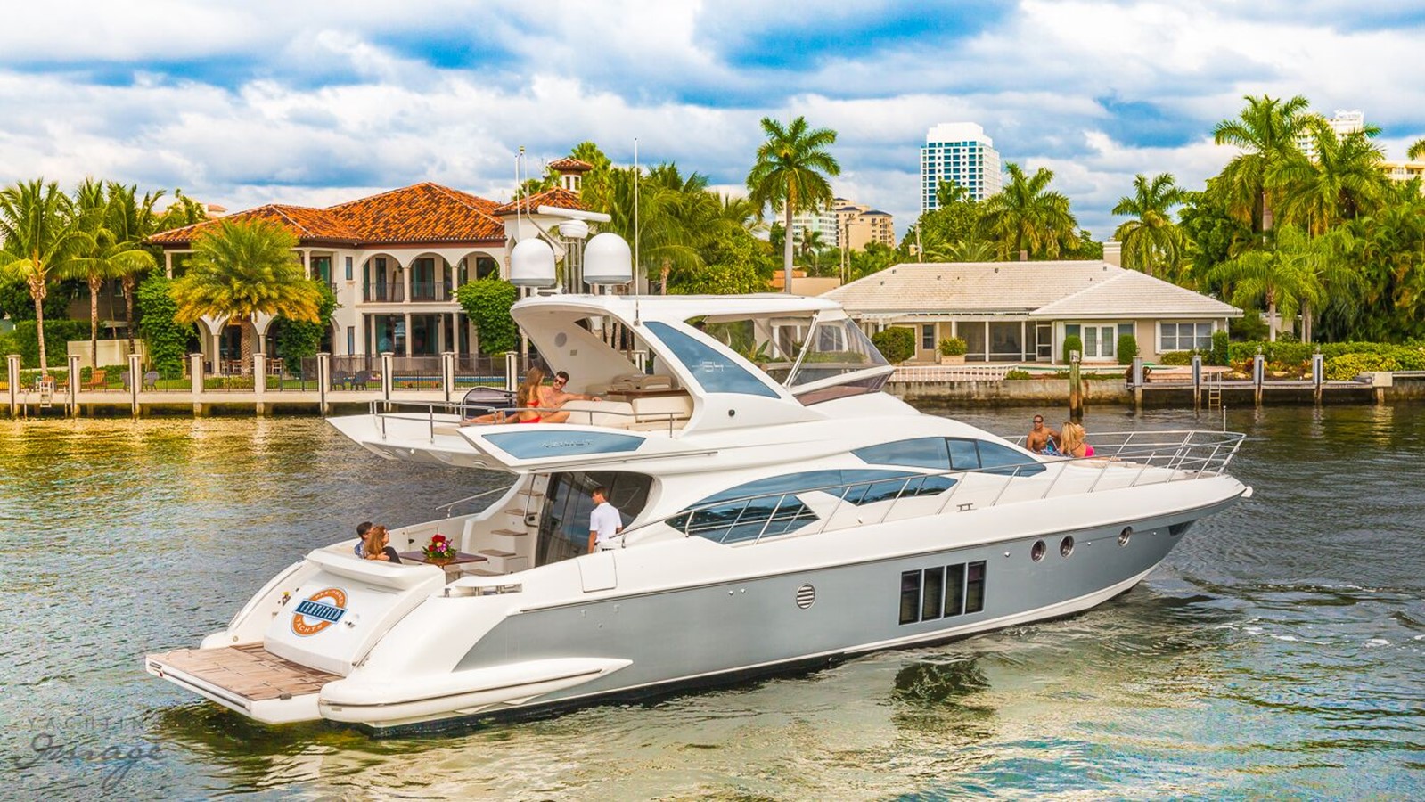 C1 - 2014 AZIMUT YACHTS 64' 64 Flybridge