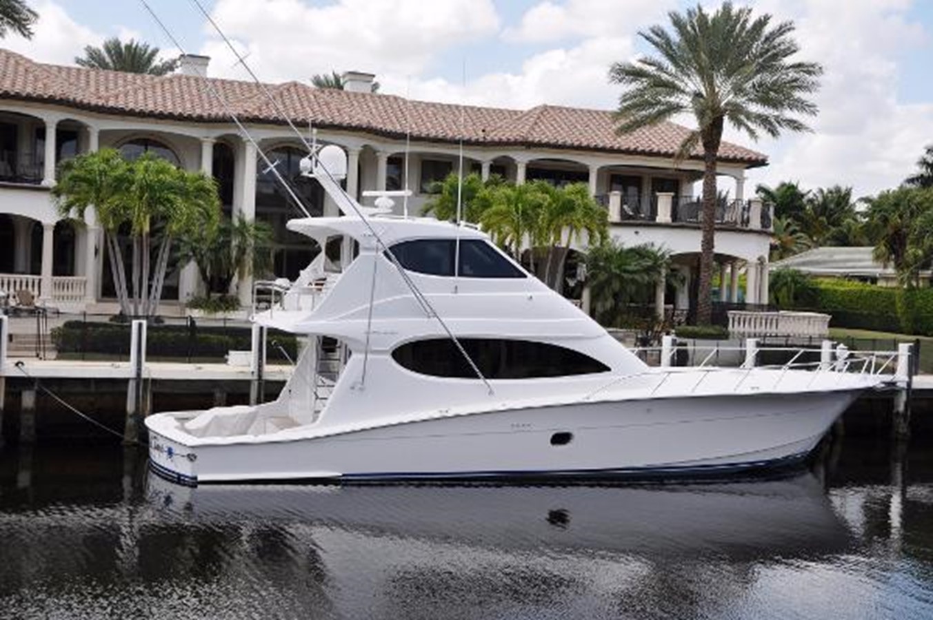 CHECK OUT TIME - 2008 HATTERAS 64' 64' Enclosed Br