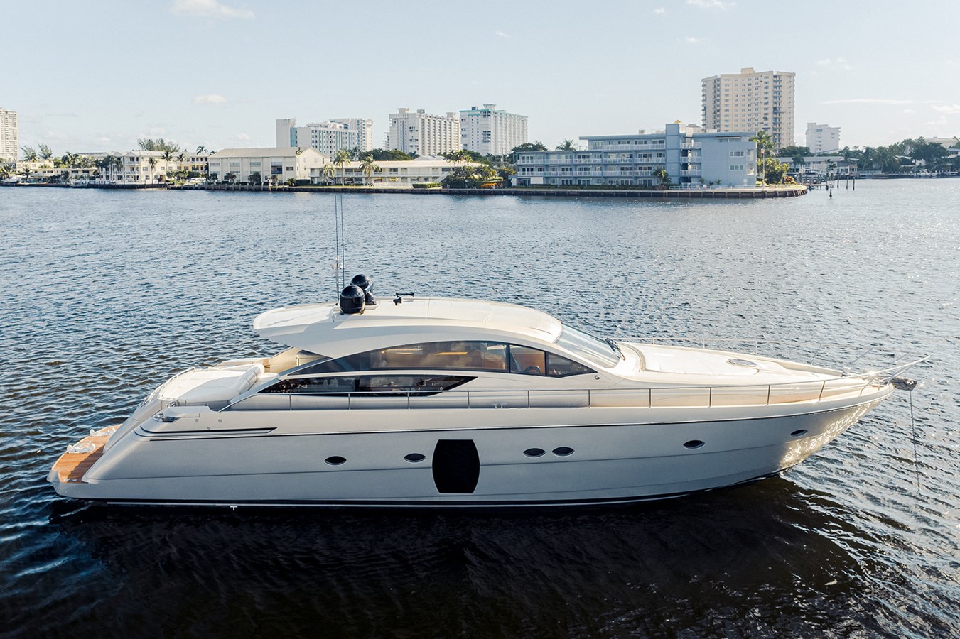 Aretecte - 2011 PERSHING 64' 64