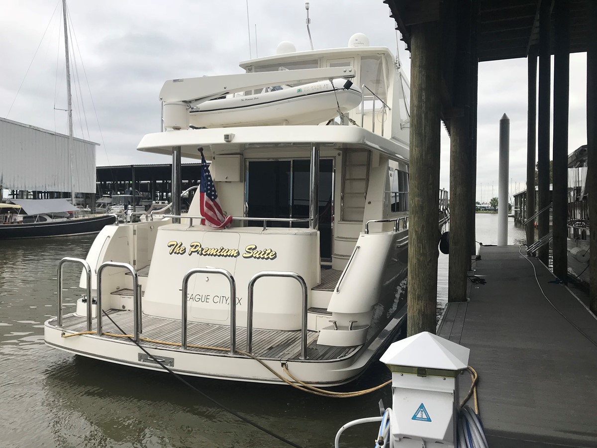 The Premium Suite - 2008 HAMPTON YACHTS 63' 8