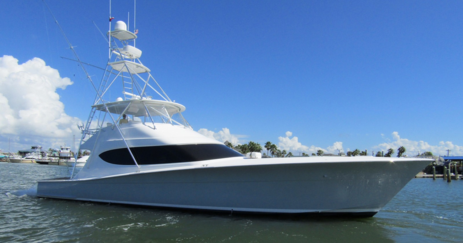 Smooth Move - 2014 HATTERAS 63' 63 GT