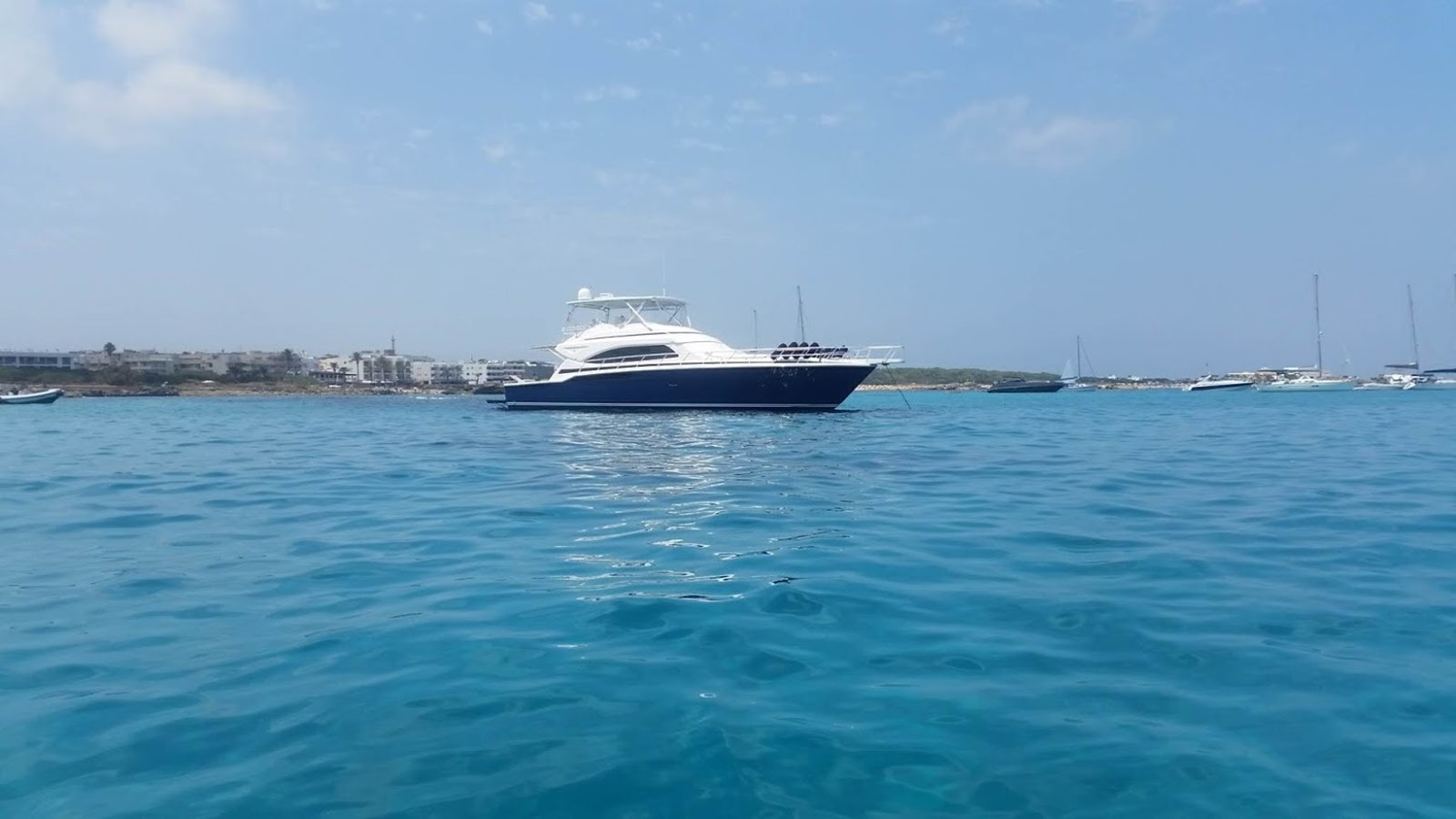 No Name - 2003 BERTRAM 63' 630