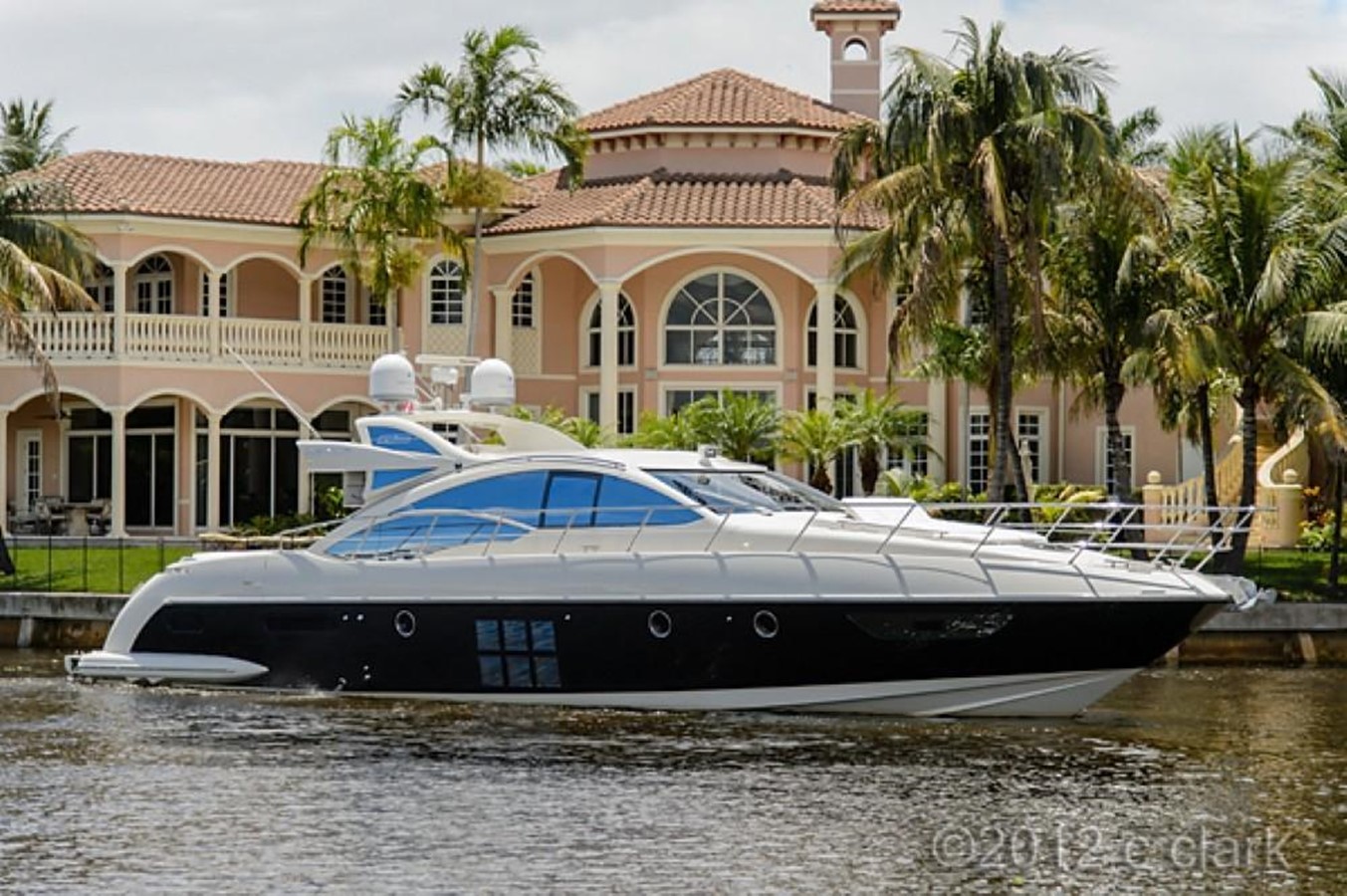 Marigot - 2010 AZIMUT YACHTS 62' Sport Cruiser