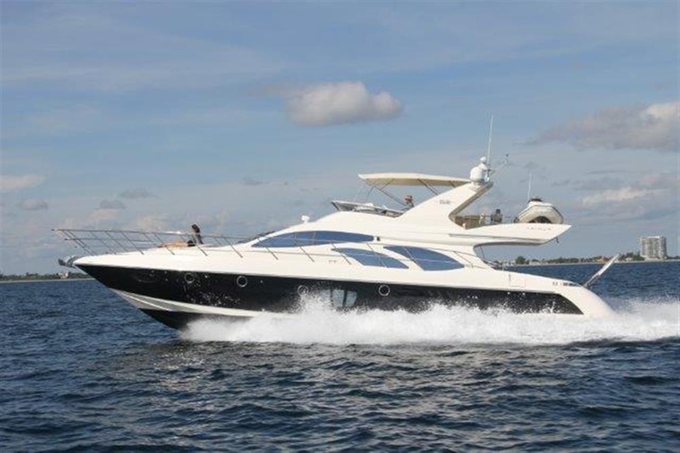 Nobility - 2010 AZIMUT YACHTS 62' 62 EVOLUTION FLY