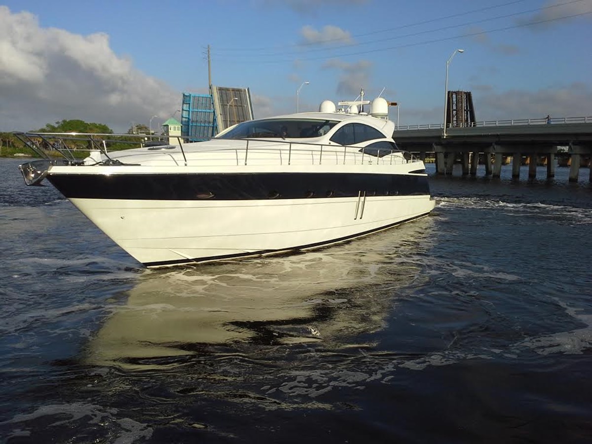 FELICIA - 2006 PERSHING 62'