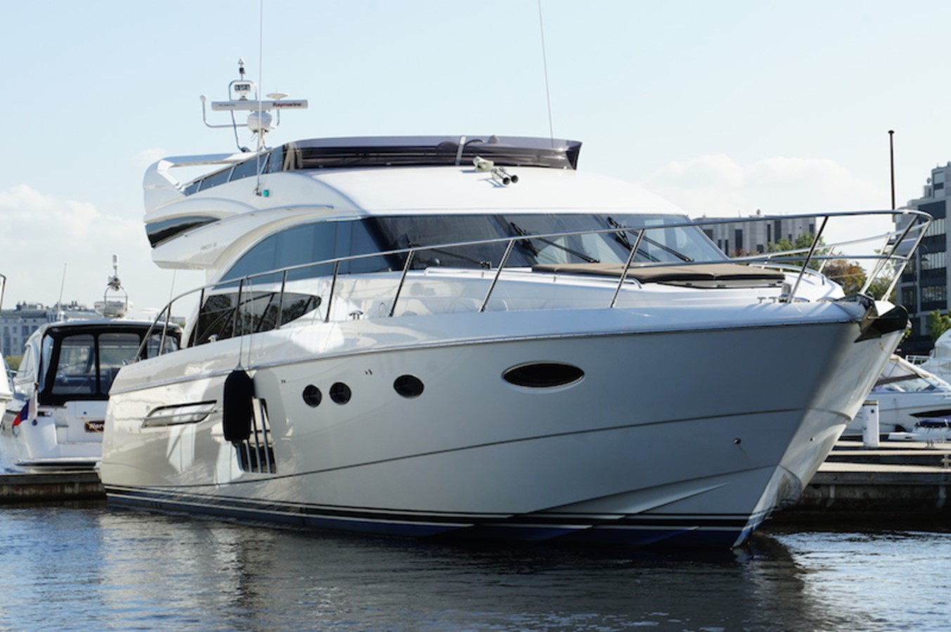 PRINCESS 60 - 2012 PRINCESS YACHTS 61' 1