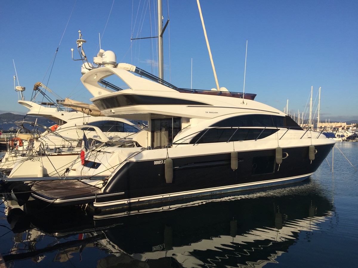 60 - 2015 PRINCESS YACHTS 61' 1