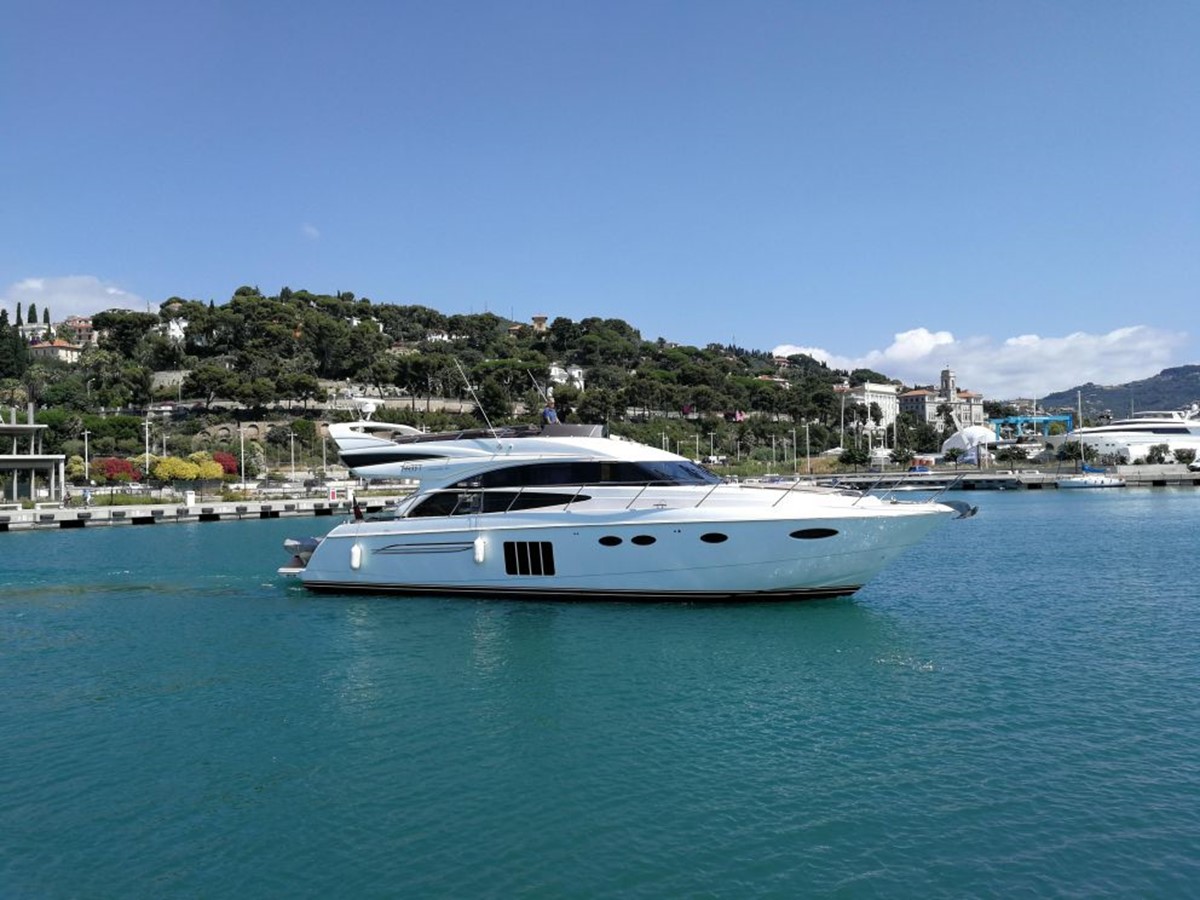 Princess F60 - 2012 PRINCESS YACHTS 61' 1