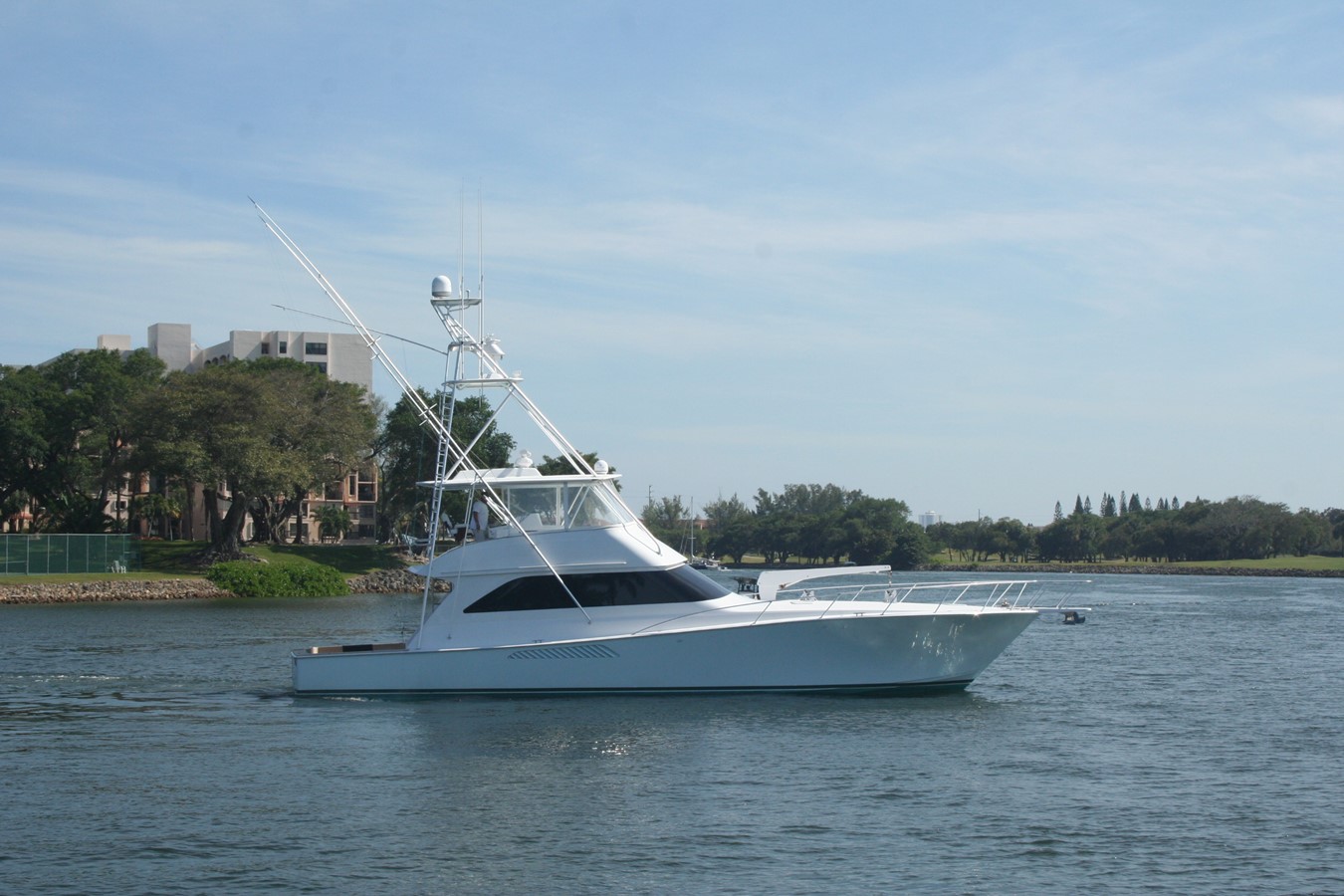 BECKY - 2000 VIKING 61'