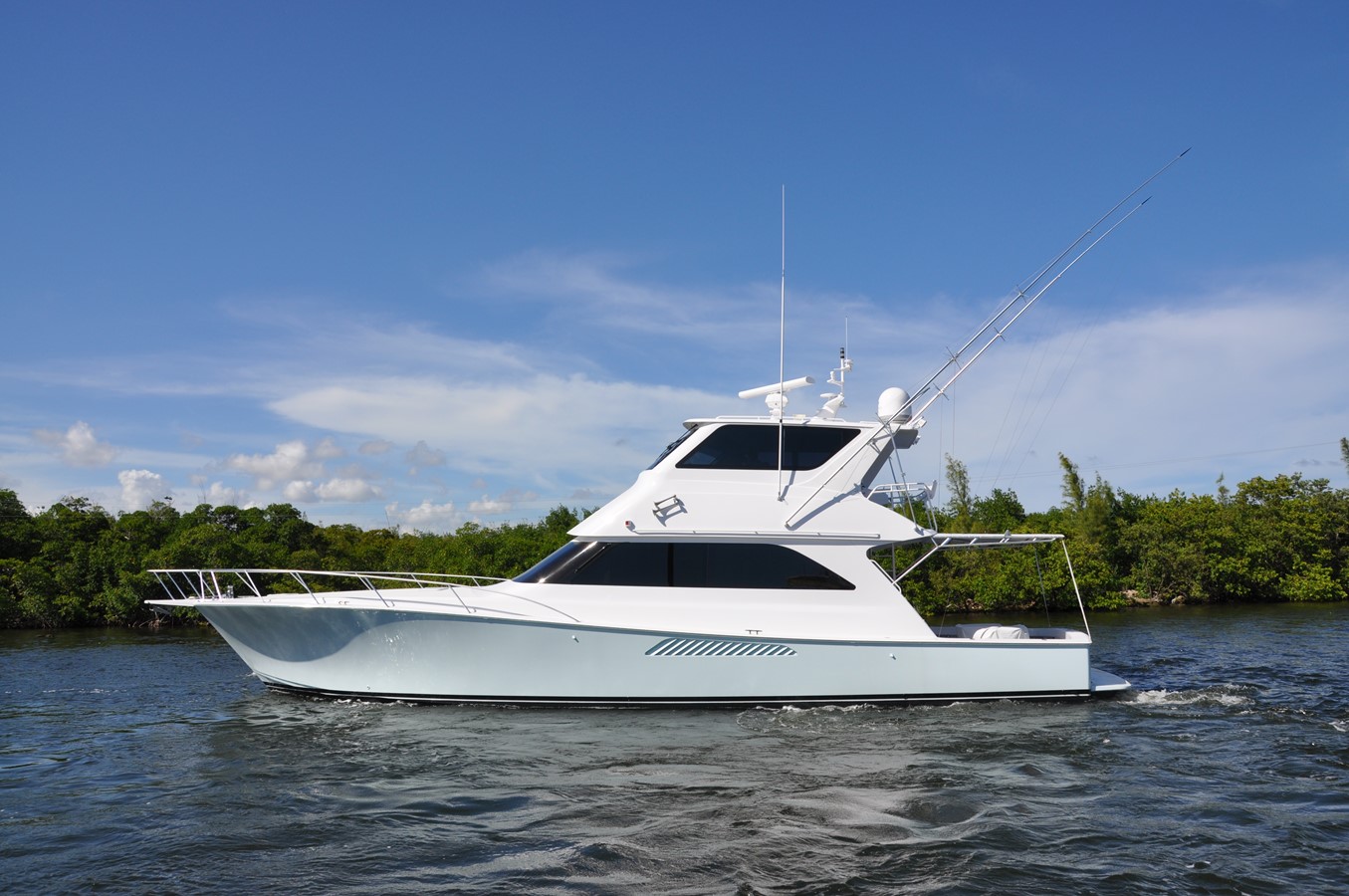 Kookie - 2002 VIKING 61' Enclosed Flybridge