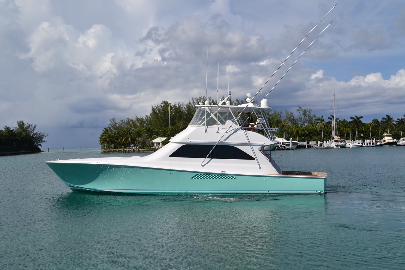 Desamis - 2002 VIKING 61' Convertible