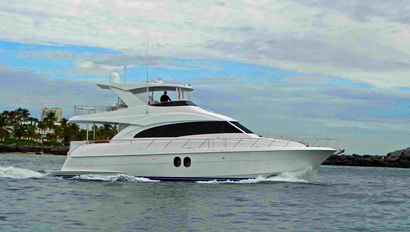 Sea Bandit - 2011 HATTERAS 60' 11