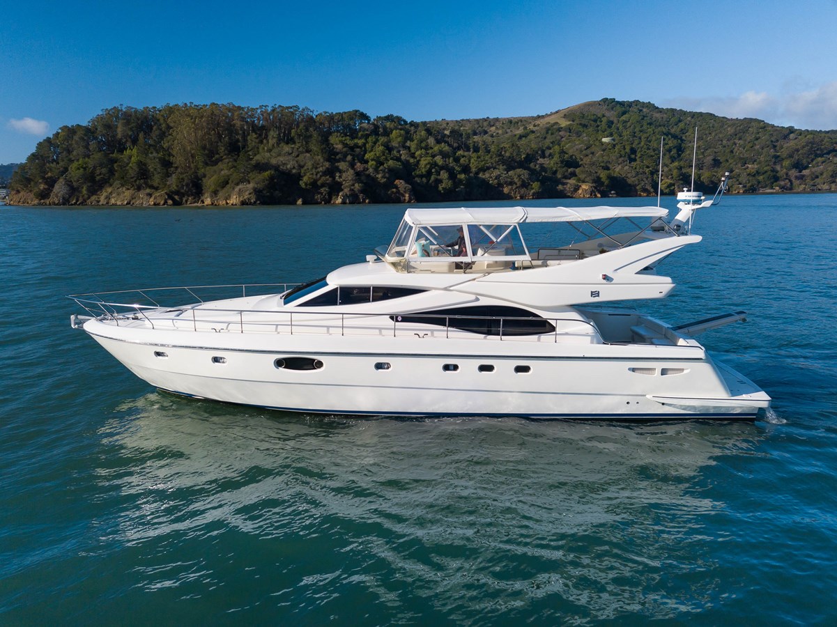 ALOHA LINDA - 2004 FERRETTI YACHTS 60' 1