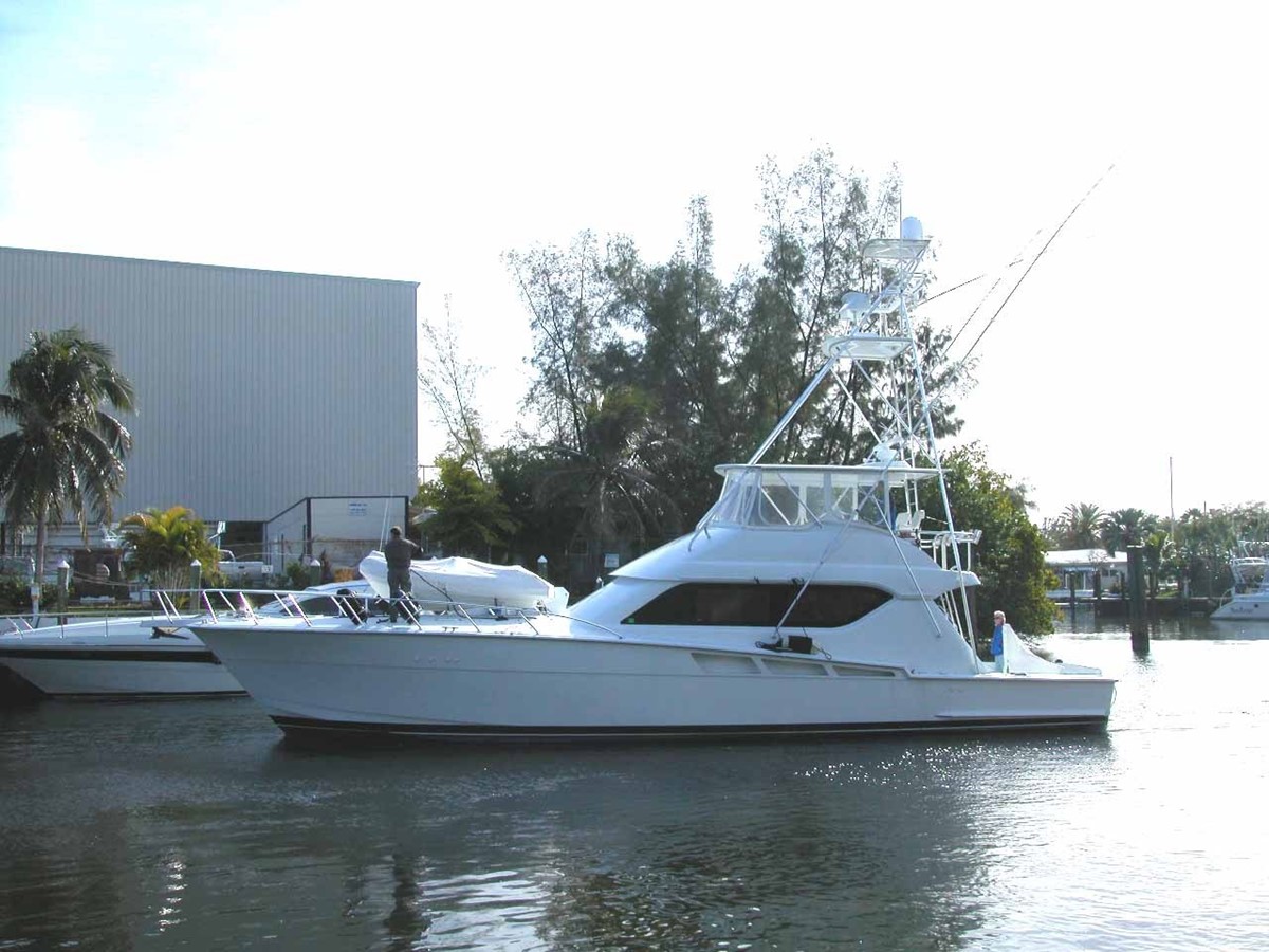 Our Trade 60 Hatteras Conv - 2000 HATTERAS 60' 60 