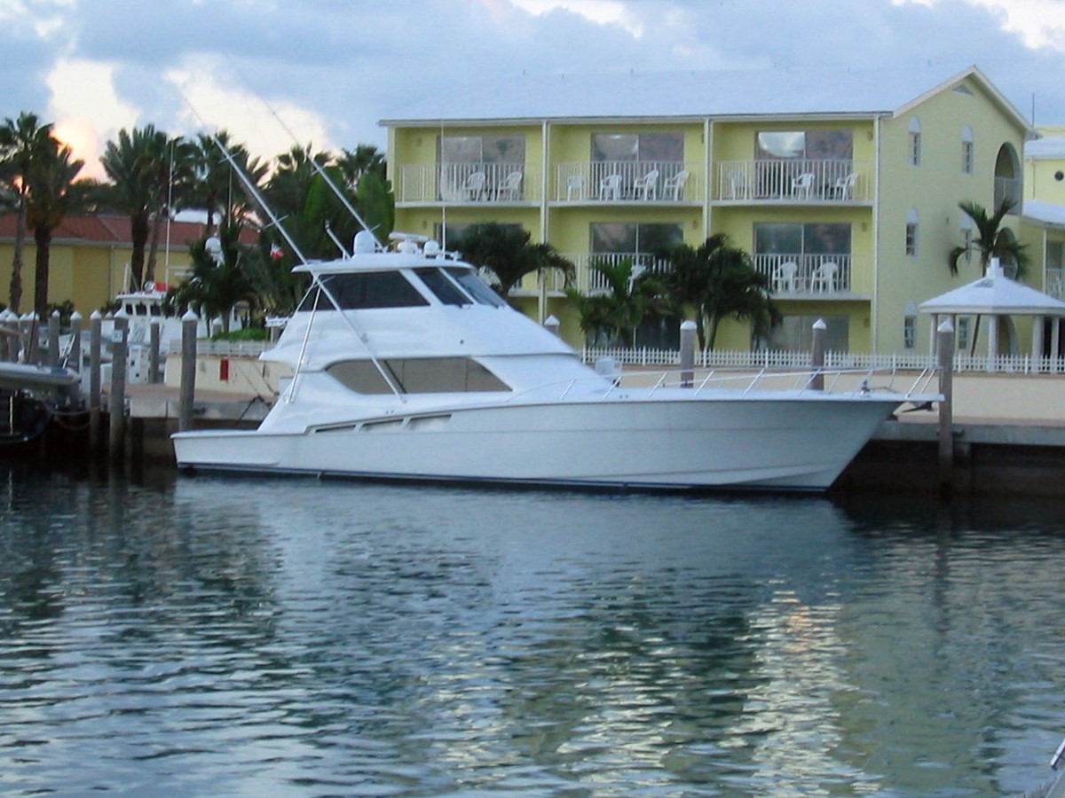 PREMIUM GOLD - 2005 HATTERAS 60' 60 Convertible