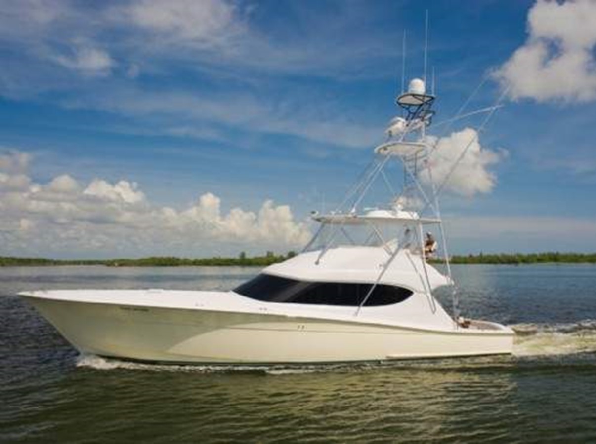 FISHIN' MACHINE - 2007 HATTERAS 60' GT Convertible