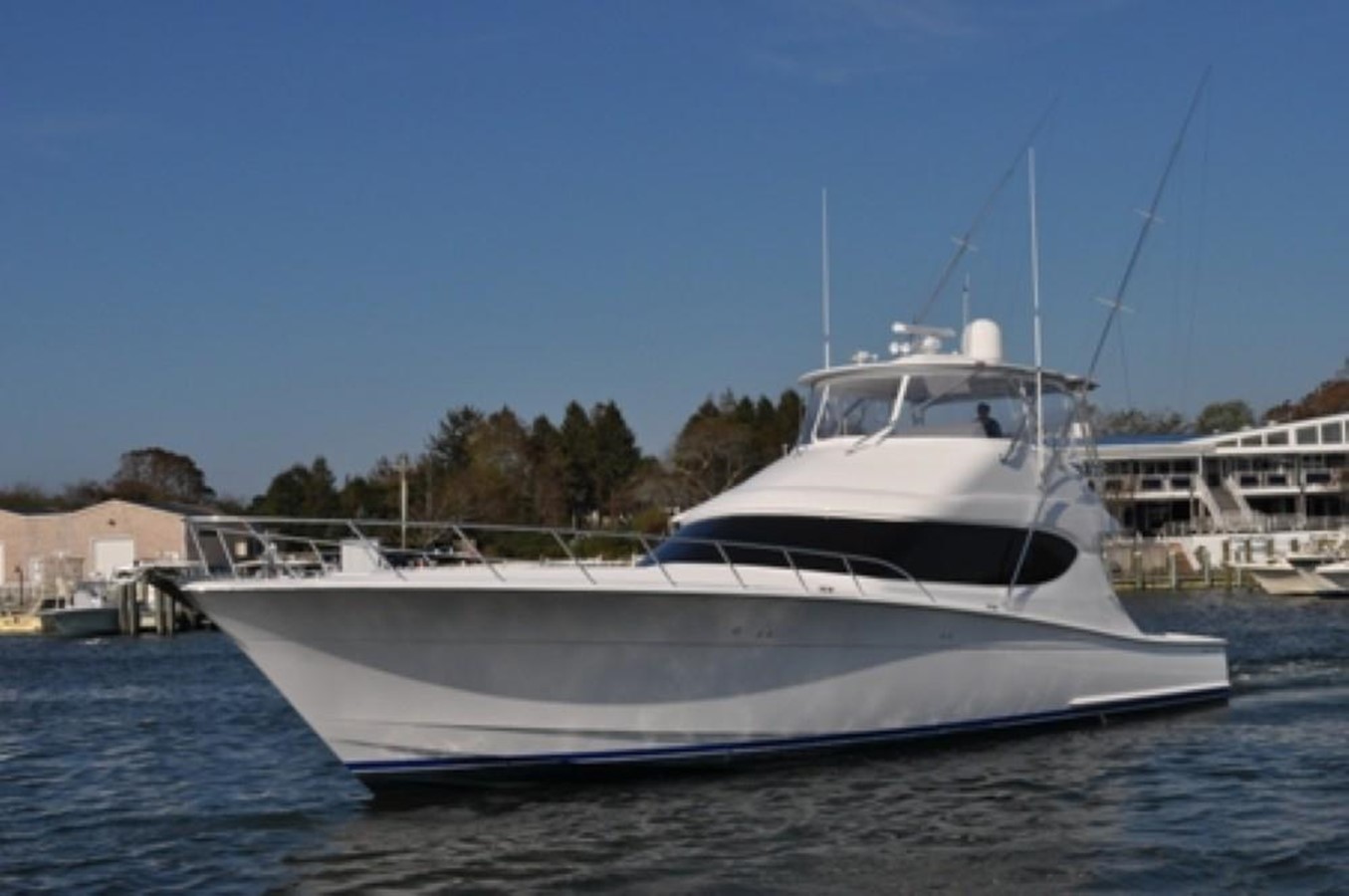 STOCK BOAT - 2011 HATTERAS 60' GT 60