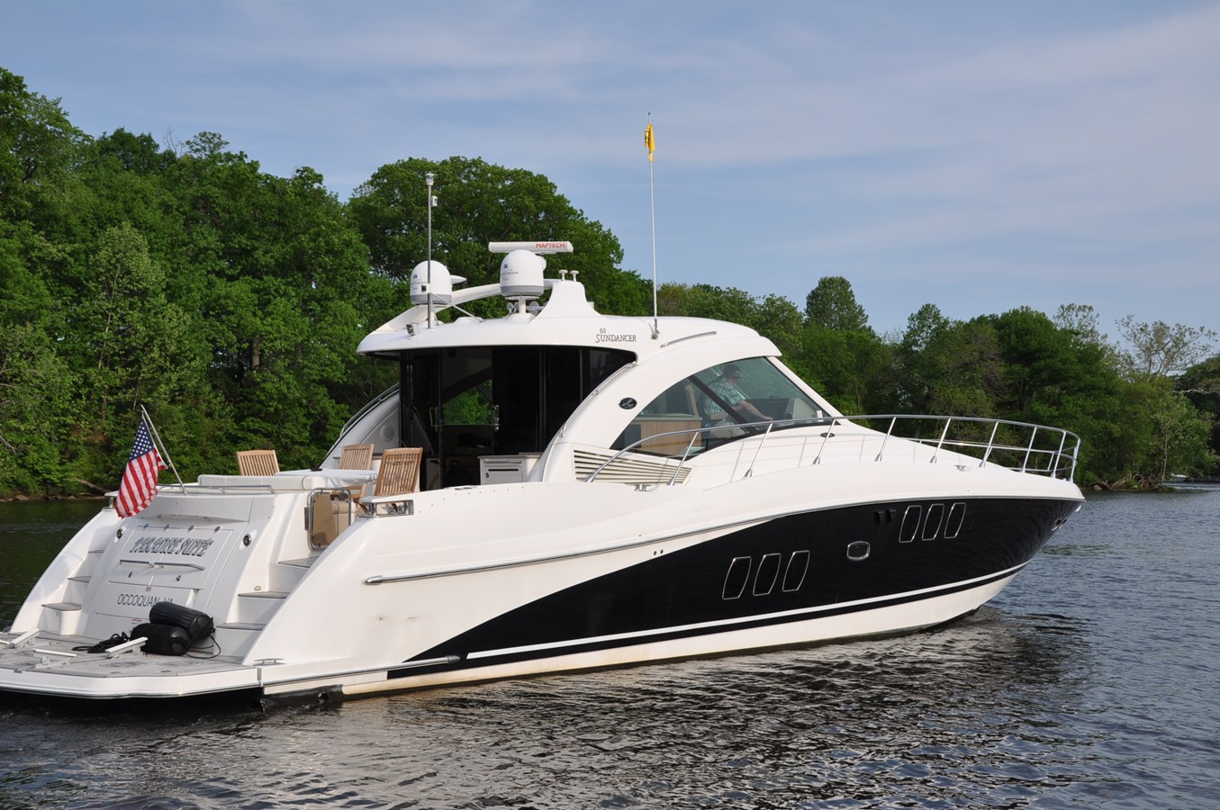 Paradise Suite - 2007 SEA RAY 60' Sundancer 185 ho