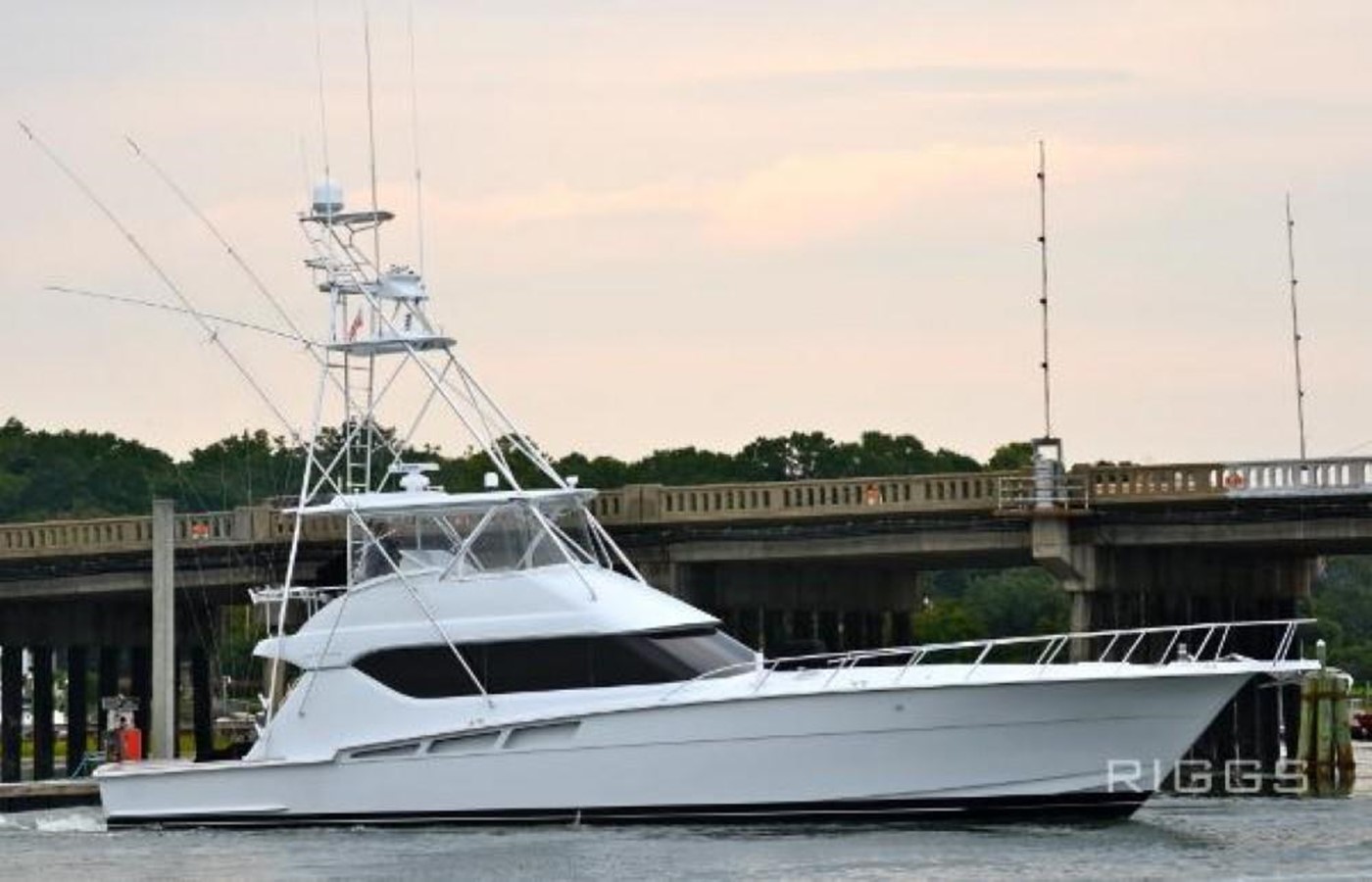 Ryan's Joy - 2001 HATTERAS 60' Convertible