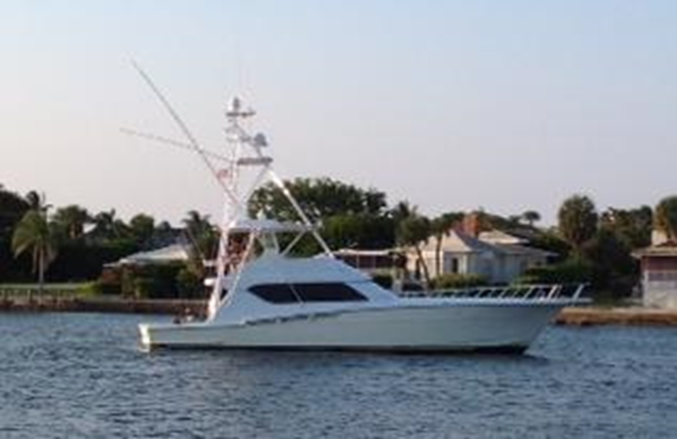 FAMILY JEWELS - 2001 HATTERAS 60'