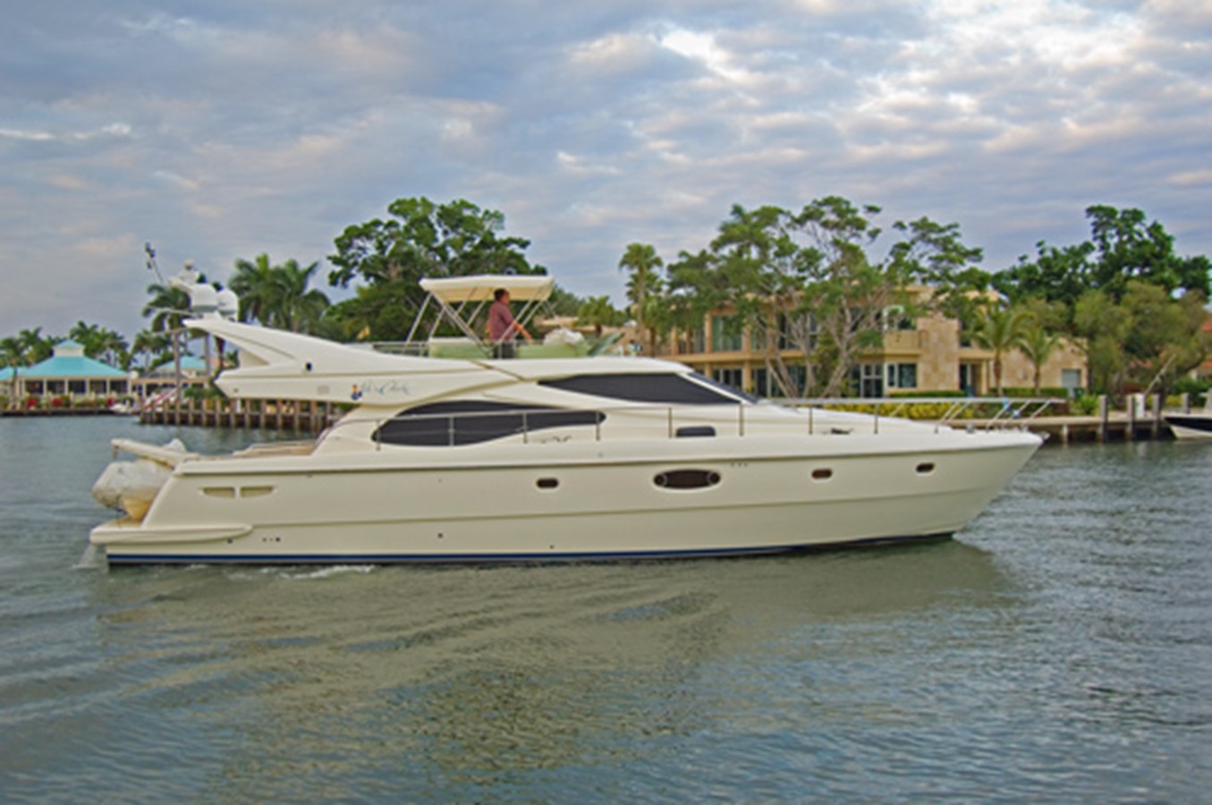 FISH N CHICKS - 2004 FERRETTI YACHTS 59' 590