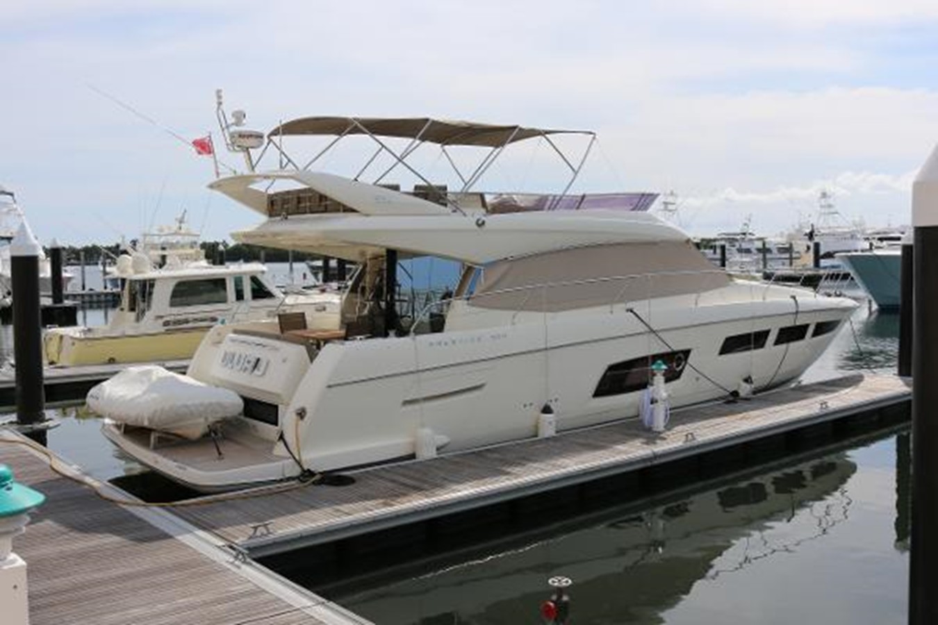 ULURU - 2012 PRESTIGE 58' 8