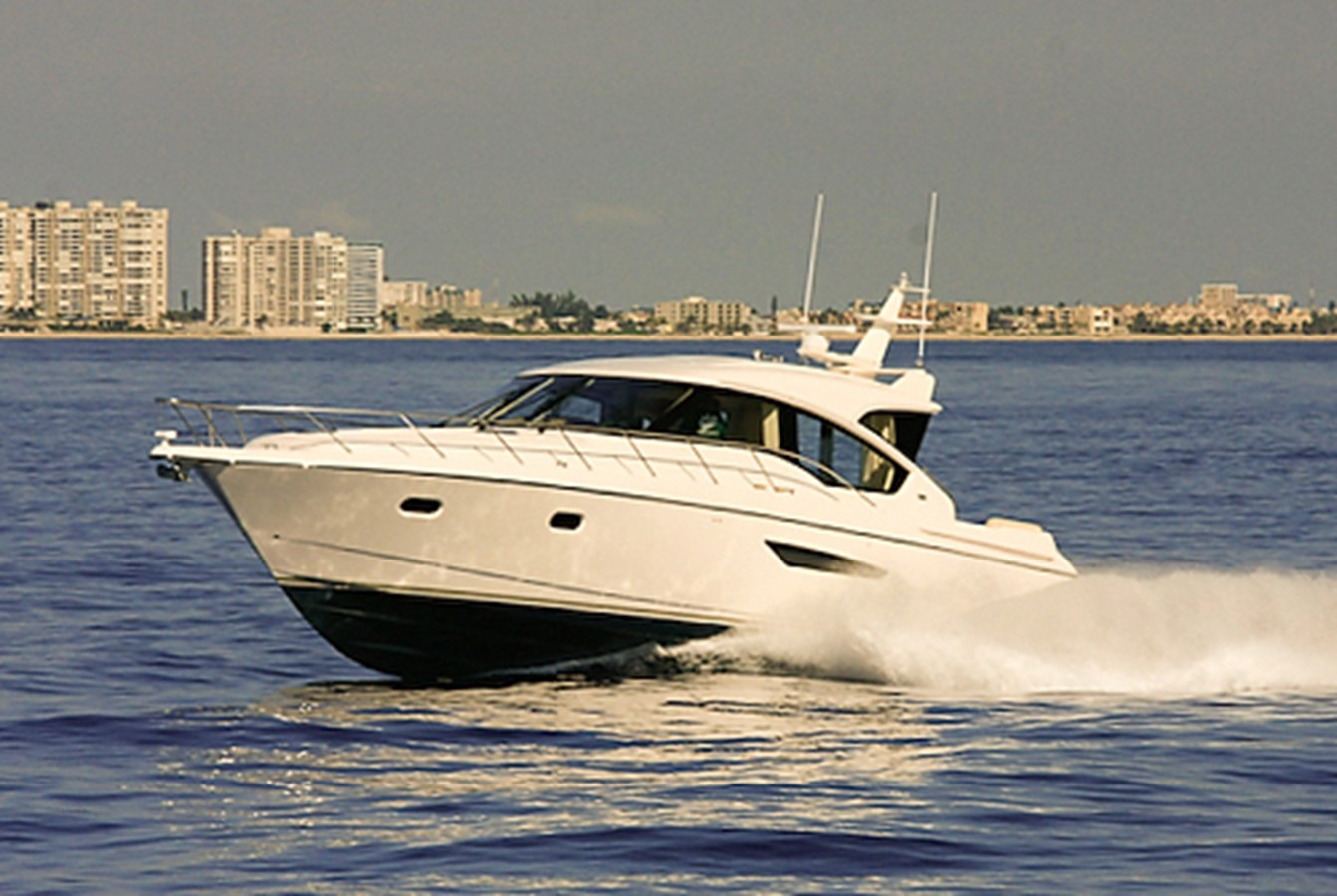 Tiara (5800-020) - 2009 TIARA 58' 5800 Sovran