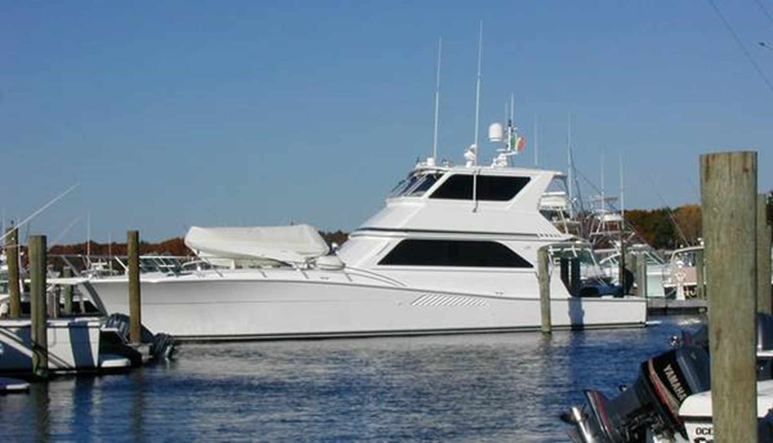 CROWN JEWEL - 2000 VIKING 58' Enclosed Bridge